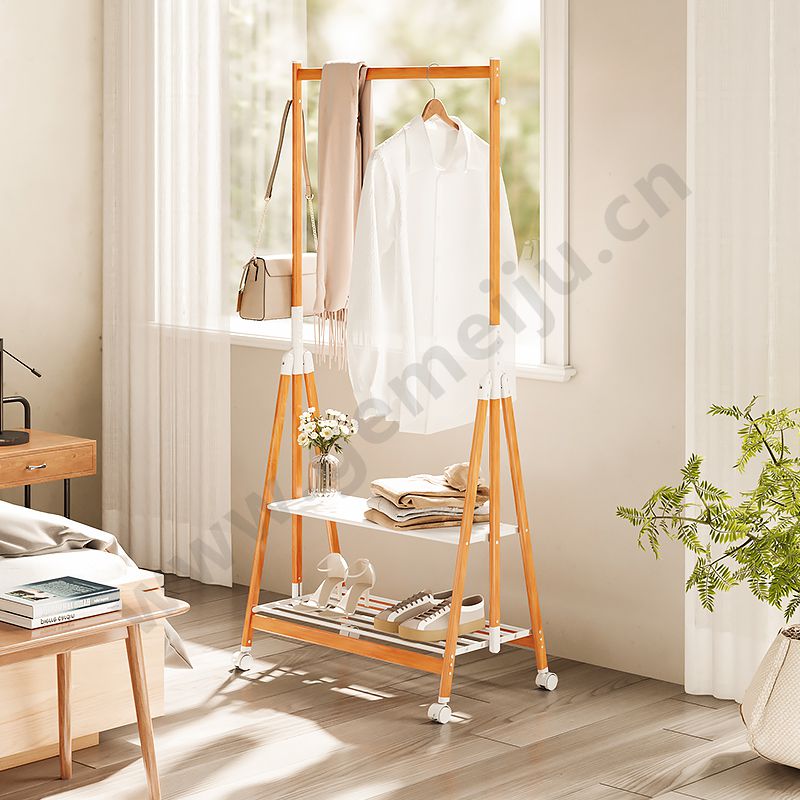 S005云杉白衣帽架